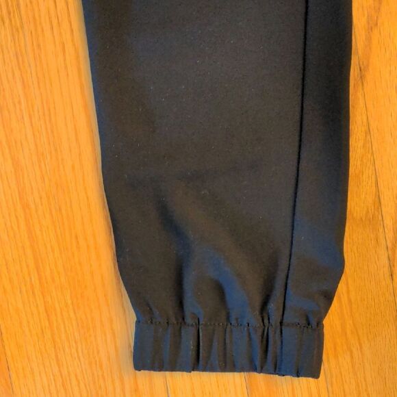 Like NEW Banana Republic Black jogger Pants with pockets - Picture 5 of 6